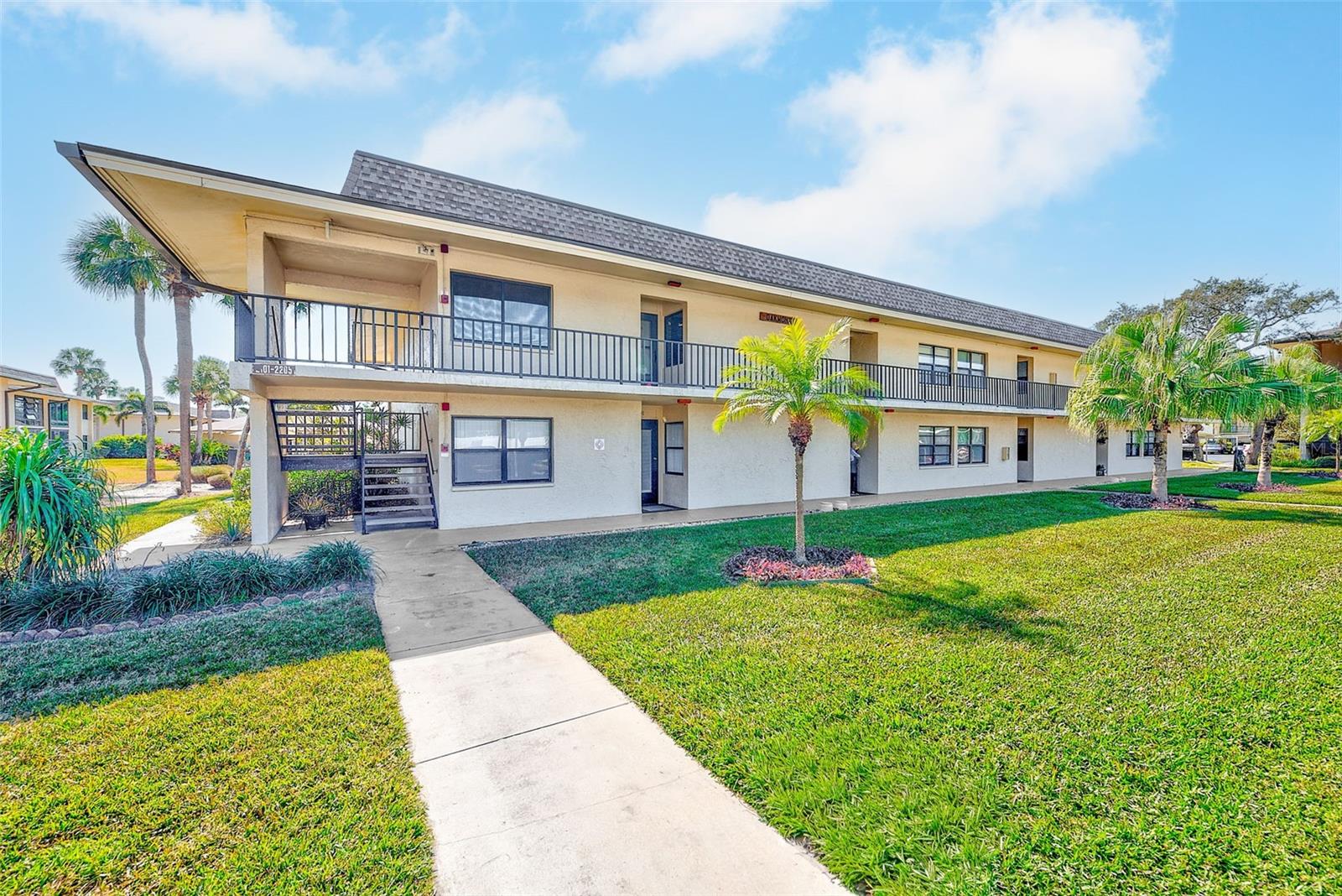 VILLAS DE GOLF CONDO - Residential