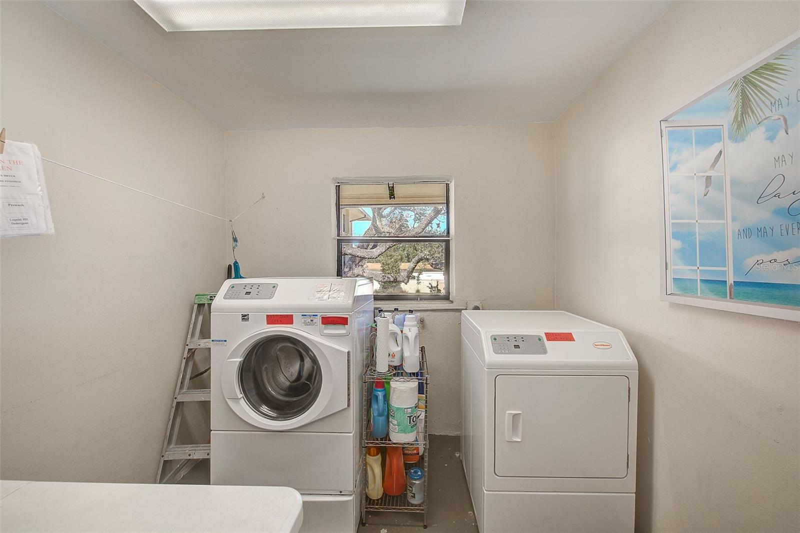 VILLAS DE GOLF CONDO - Residential