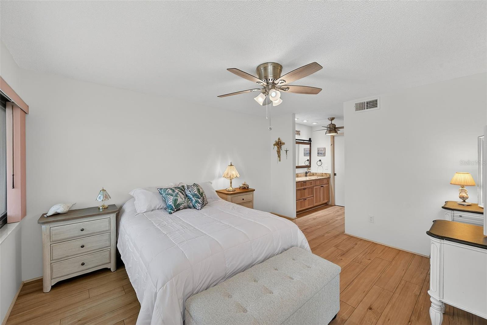 VILLAS DE GOLF CONDO - Residential