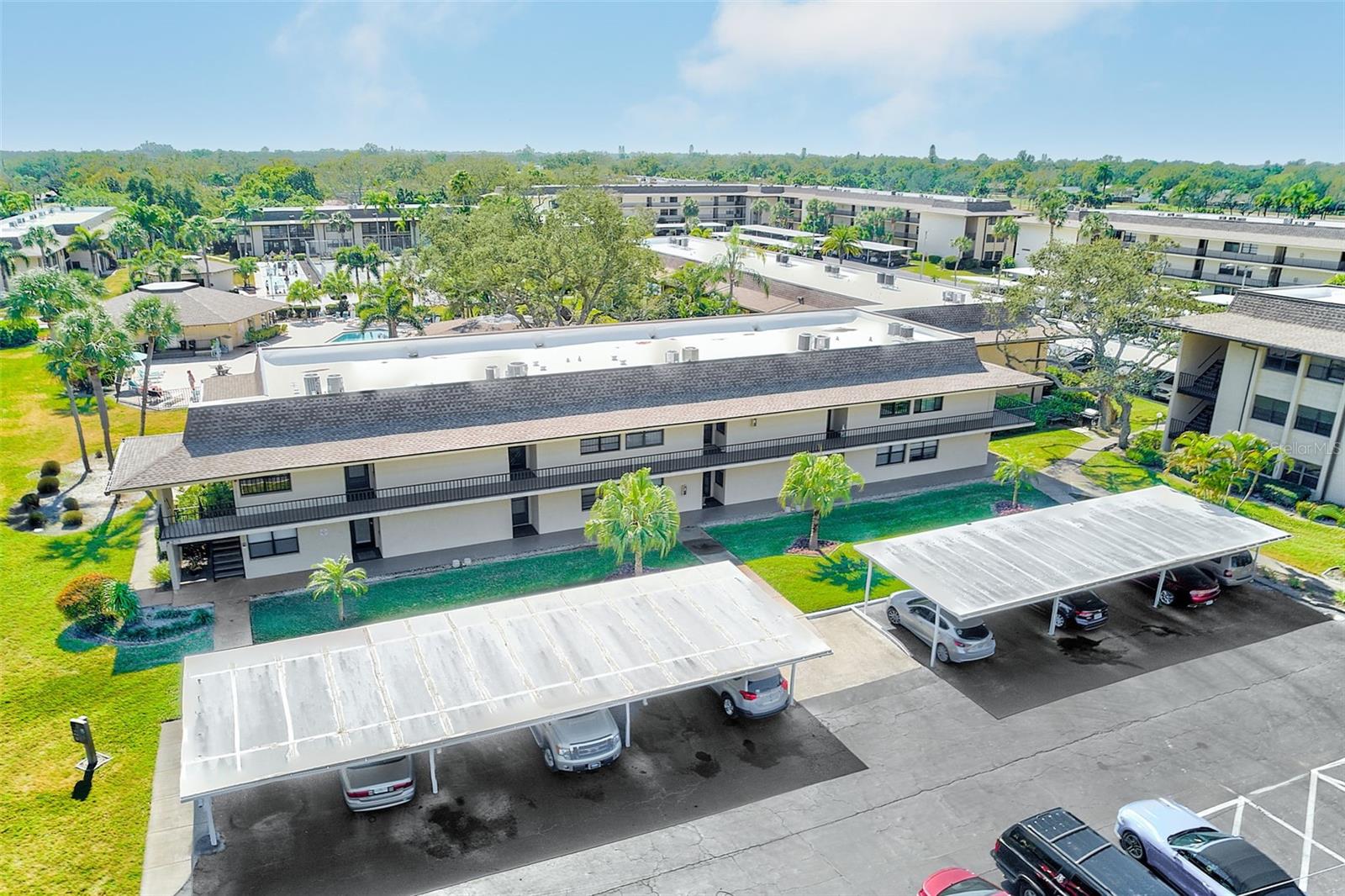 VILLAS DE GOLF CONDO - Residential