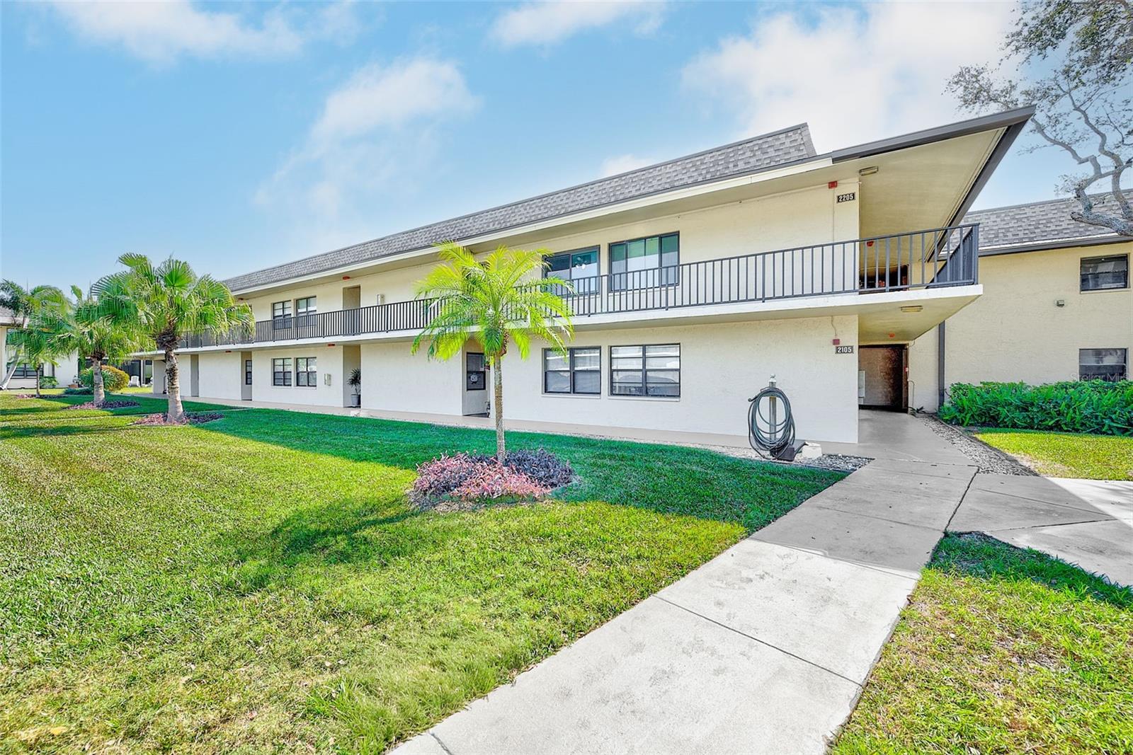 VILLAS DE GOLF CONDO - Residential