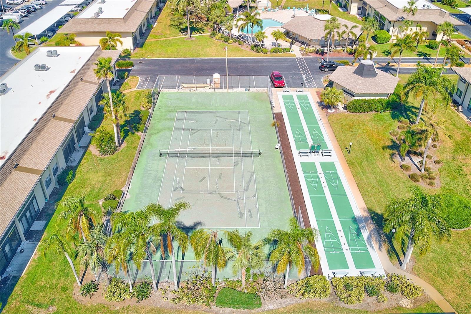 VILLAS DE GOLF CONDO - Residential