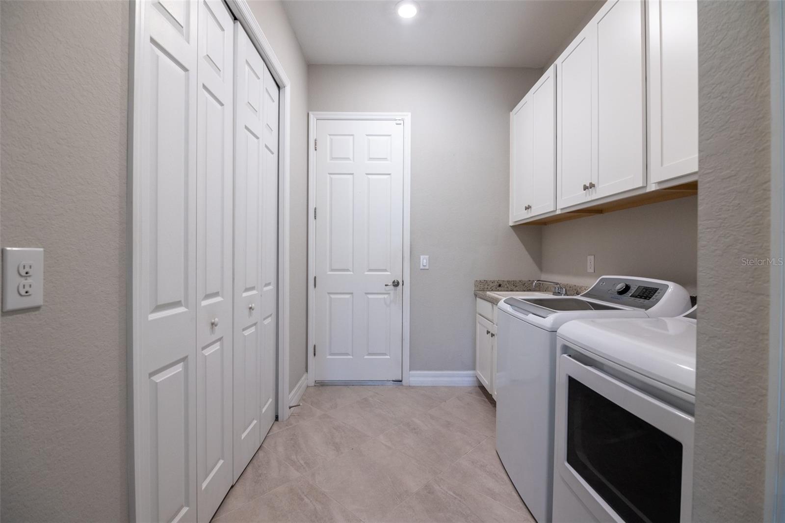 HARBOR WEST - Residential Lease