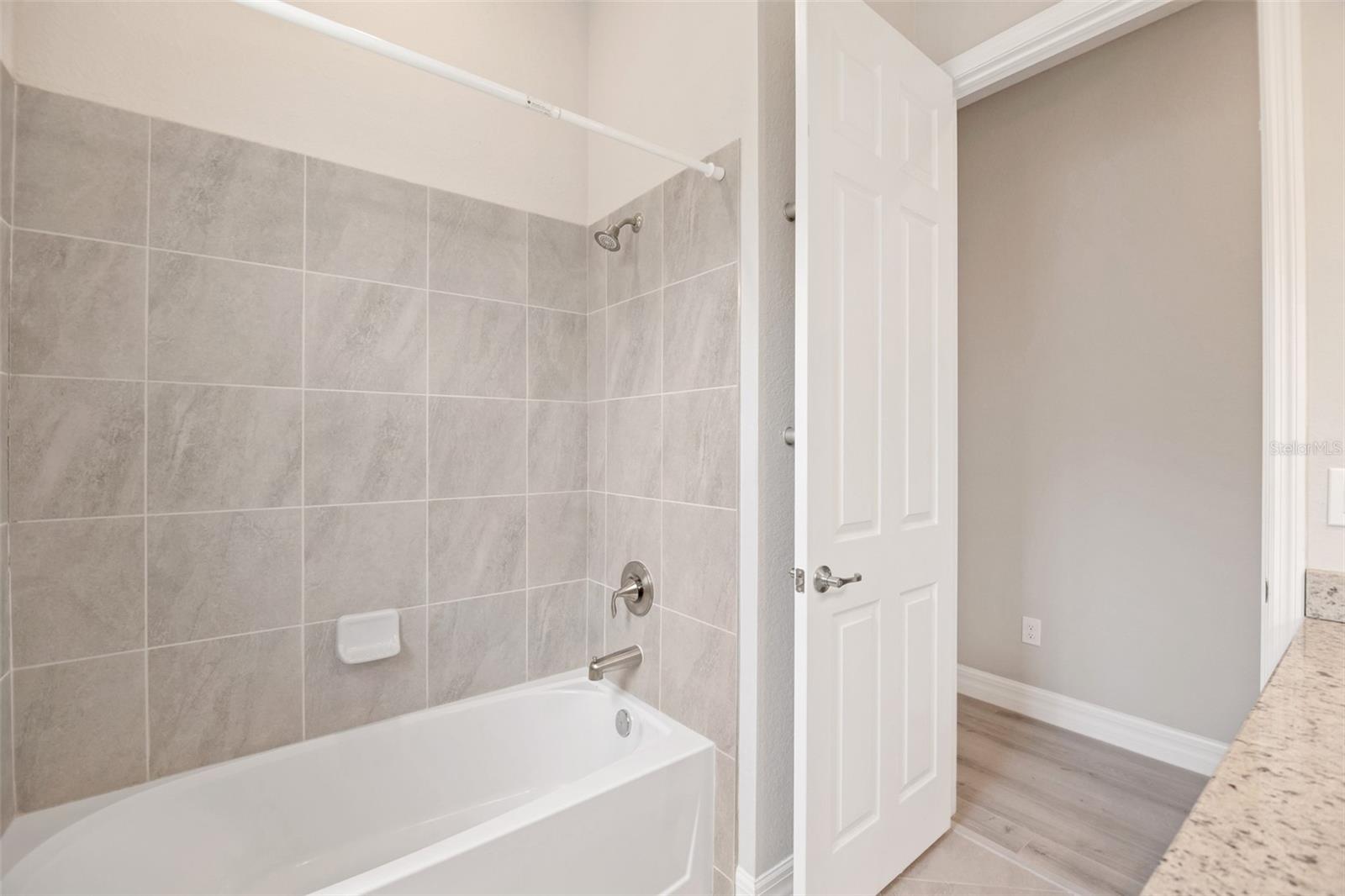 HARBOR WEST - Residential Lease