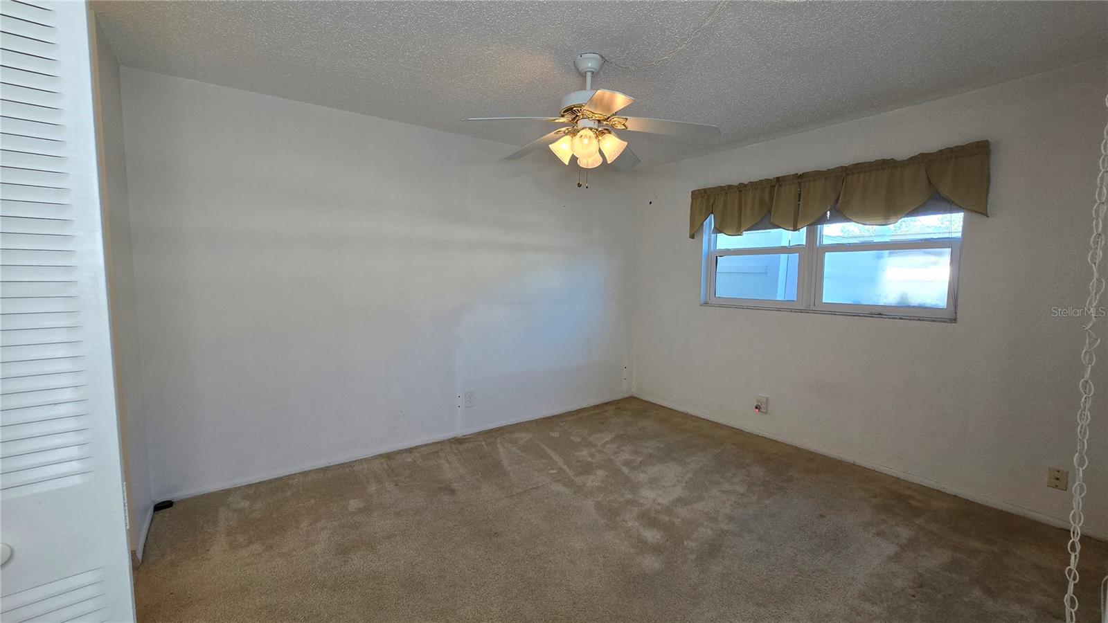 WATERS EDGE 1 CONDO - Residential