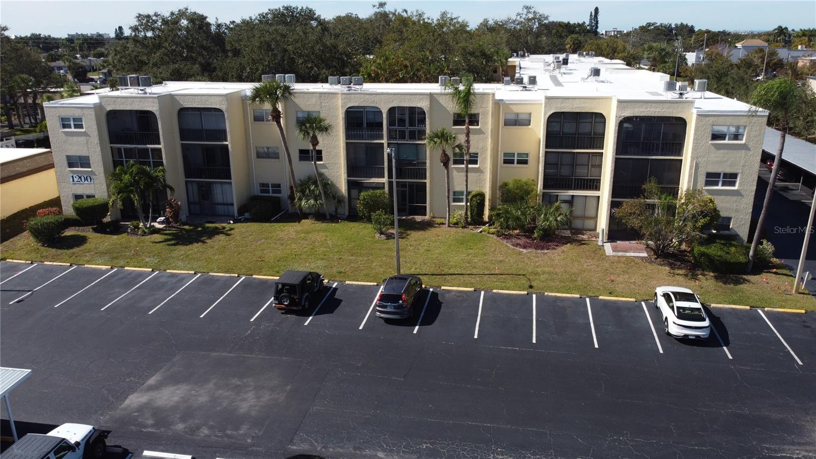 WATERS EDGE 1 CONDO - Residential