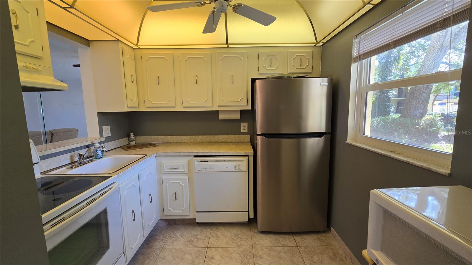 WATERS EDGE 1 CONDO - Residential