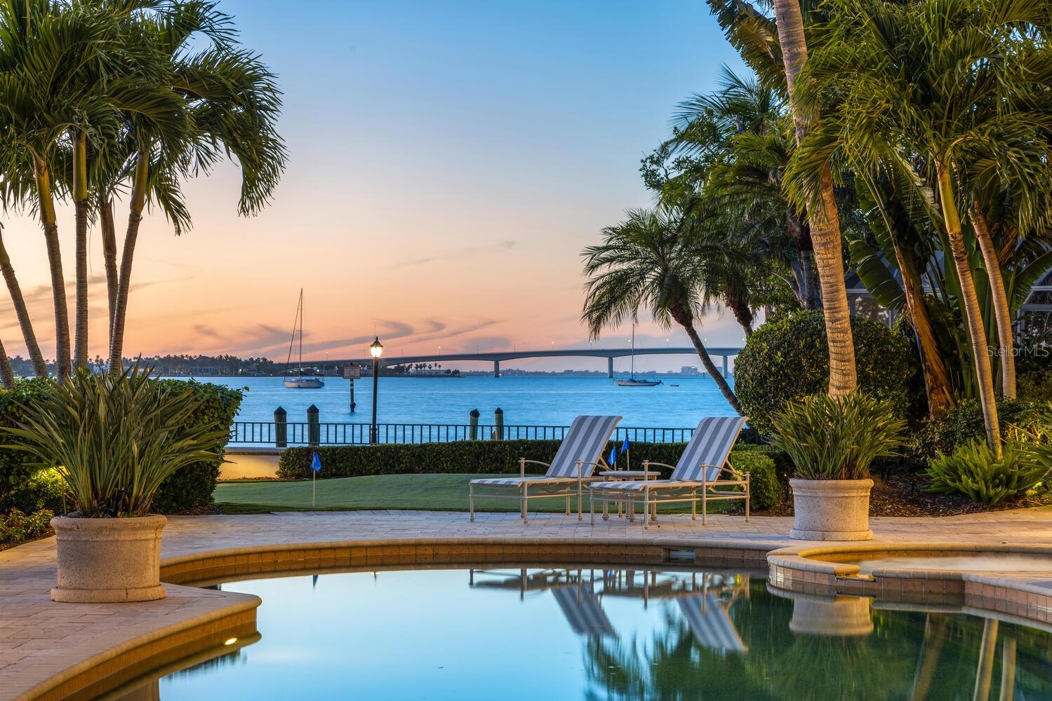 1378 HARBOR DRIVE