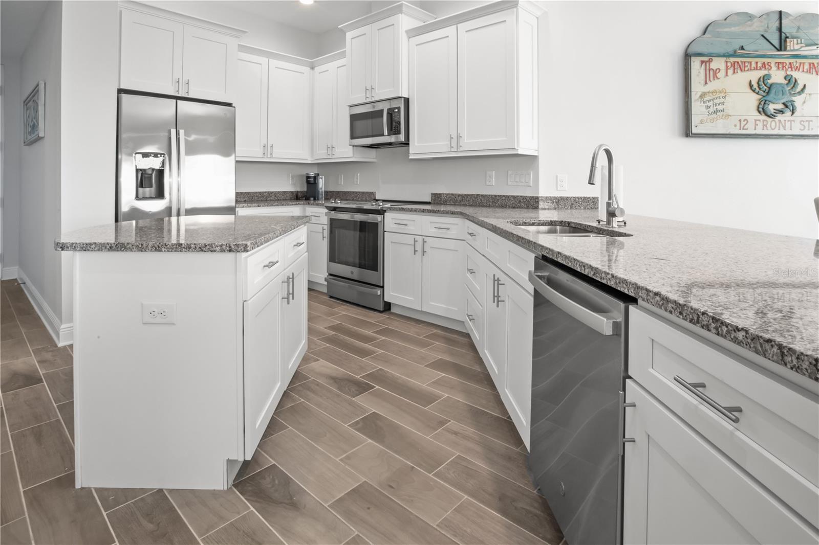 PALMA SOLA BAY CLUB - Residential