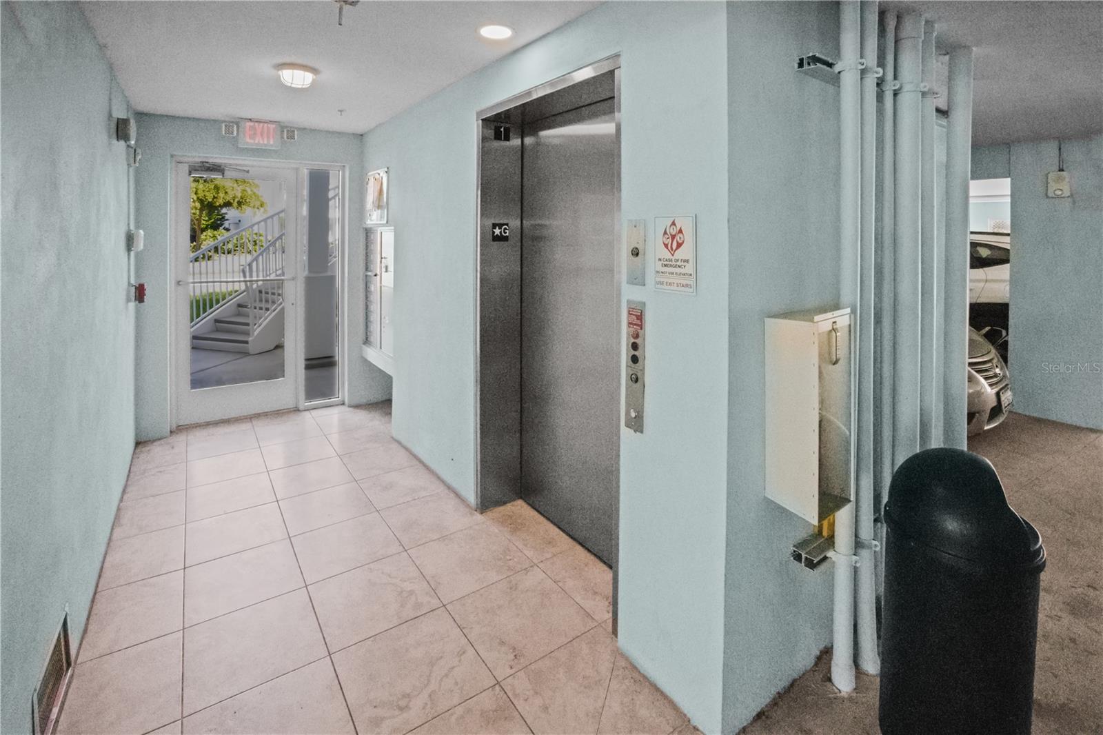 PALMA SOLA BAY CLUB - Residential