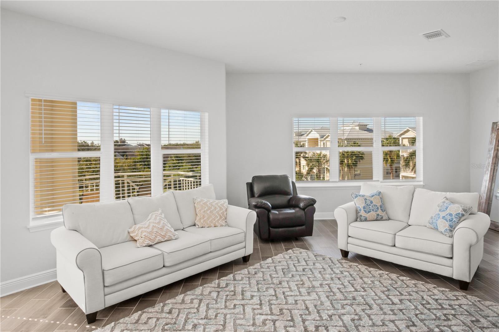 PALMA SOLA BAY CLUB - Residential