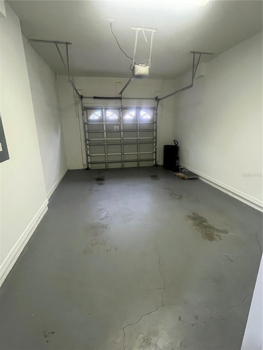 RETREAT AT TWIN LAKES REPLAT - Residential Lease