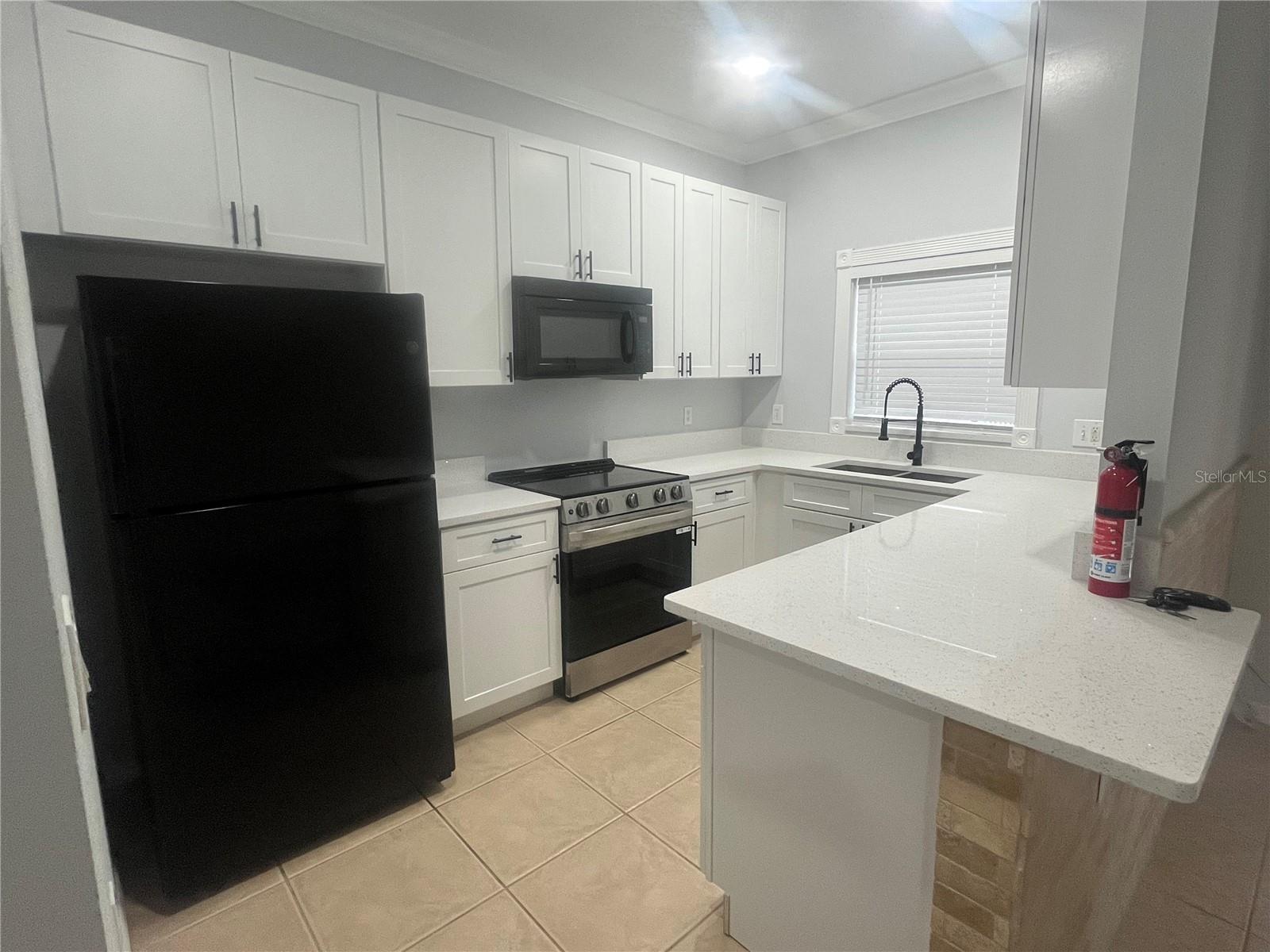 RETREAT AT TWIN LAKES REPLAT - Residential Lease