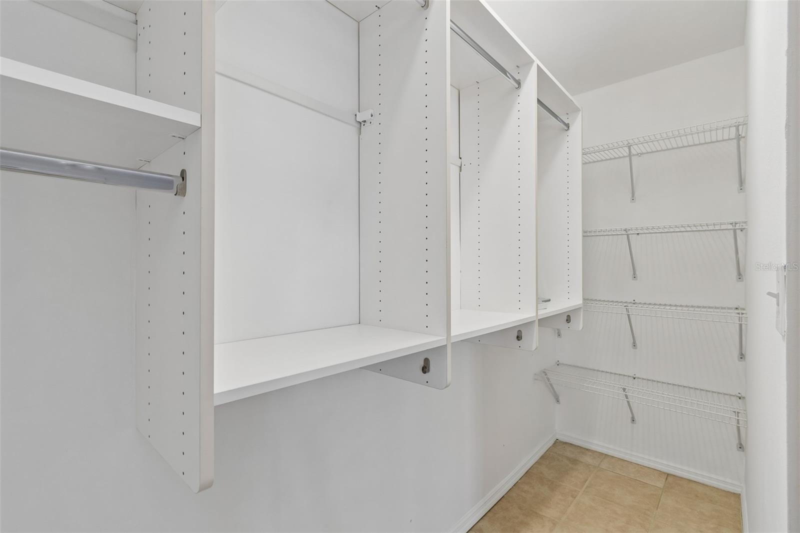 HIDDEN LAKE - Residential