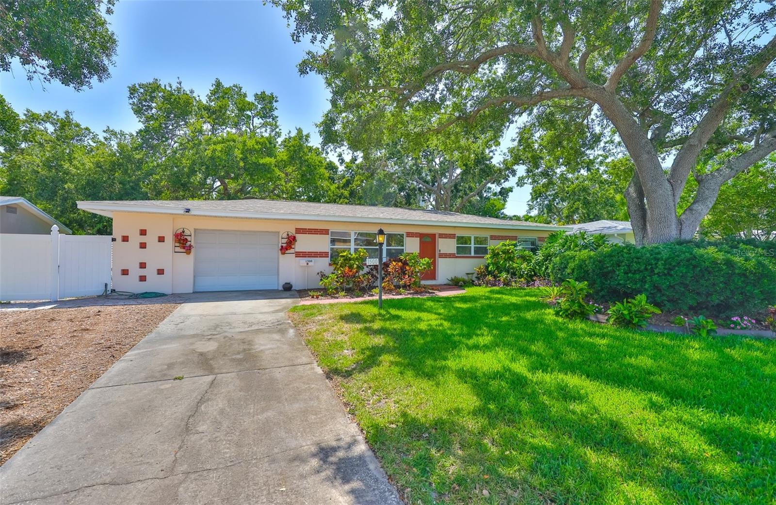 1500 ROBINSON DRIVE N