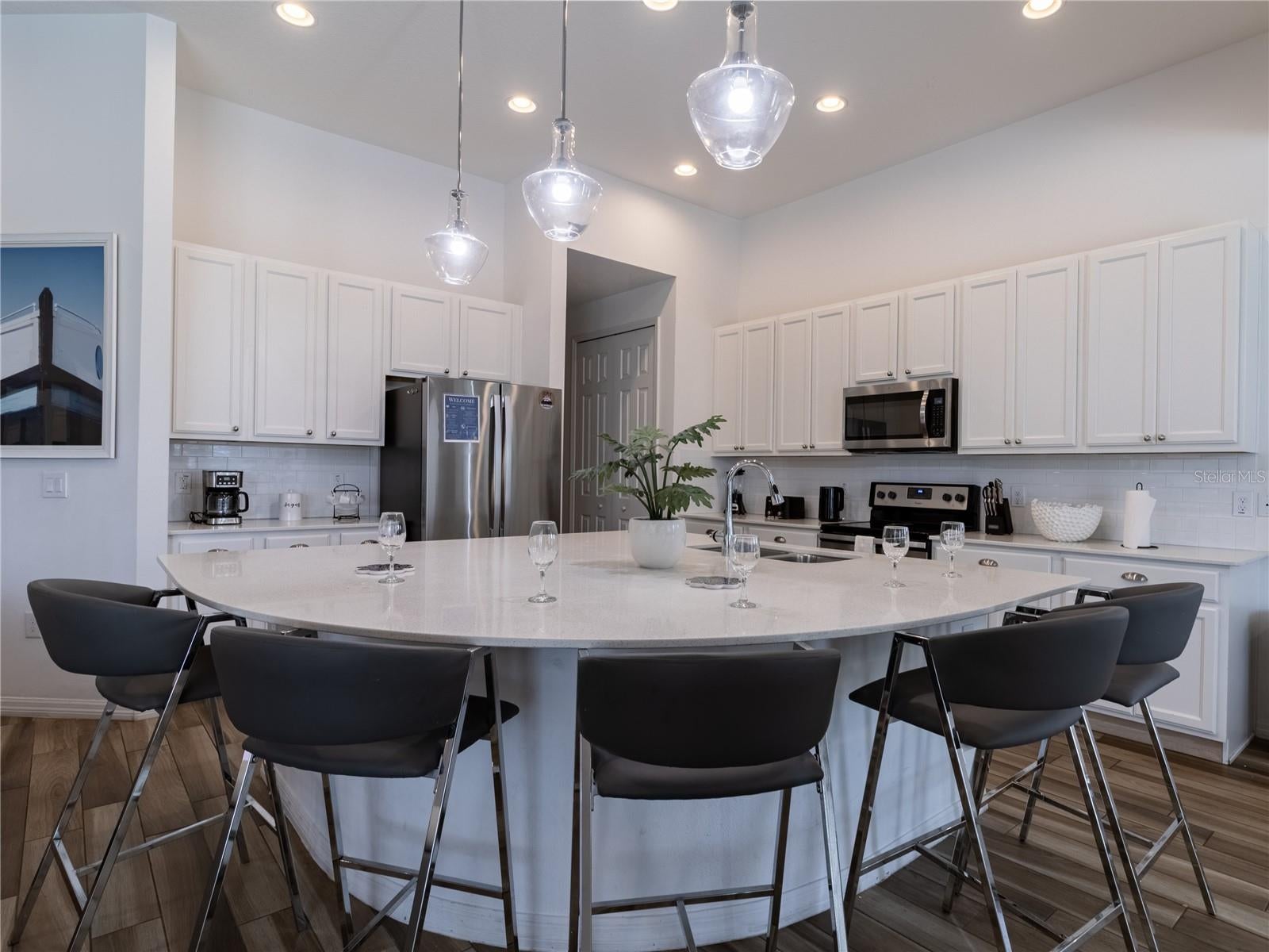 6136 BROAD OAK DRIVE