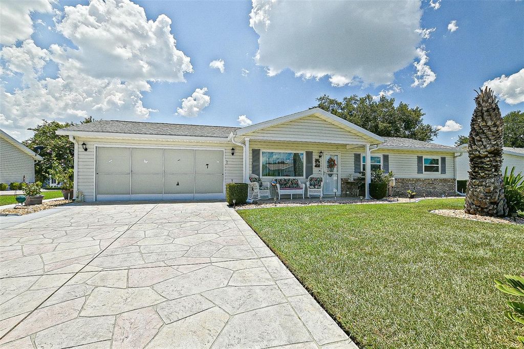 Photo of 17888 SE 106th Terrace, Summerfield, FL 34491 (MLS # OM706131)