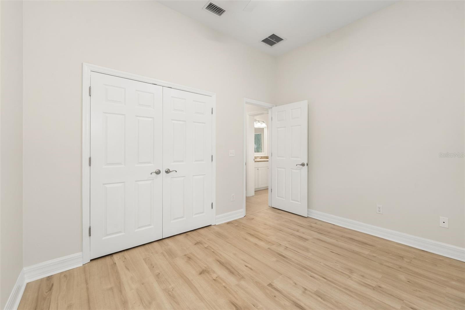 THOUSAND OAKS - Residential