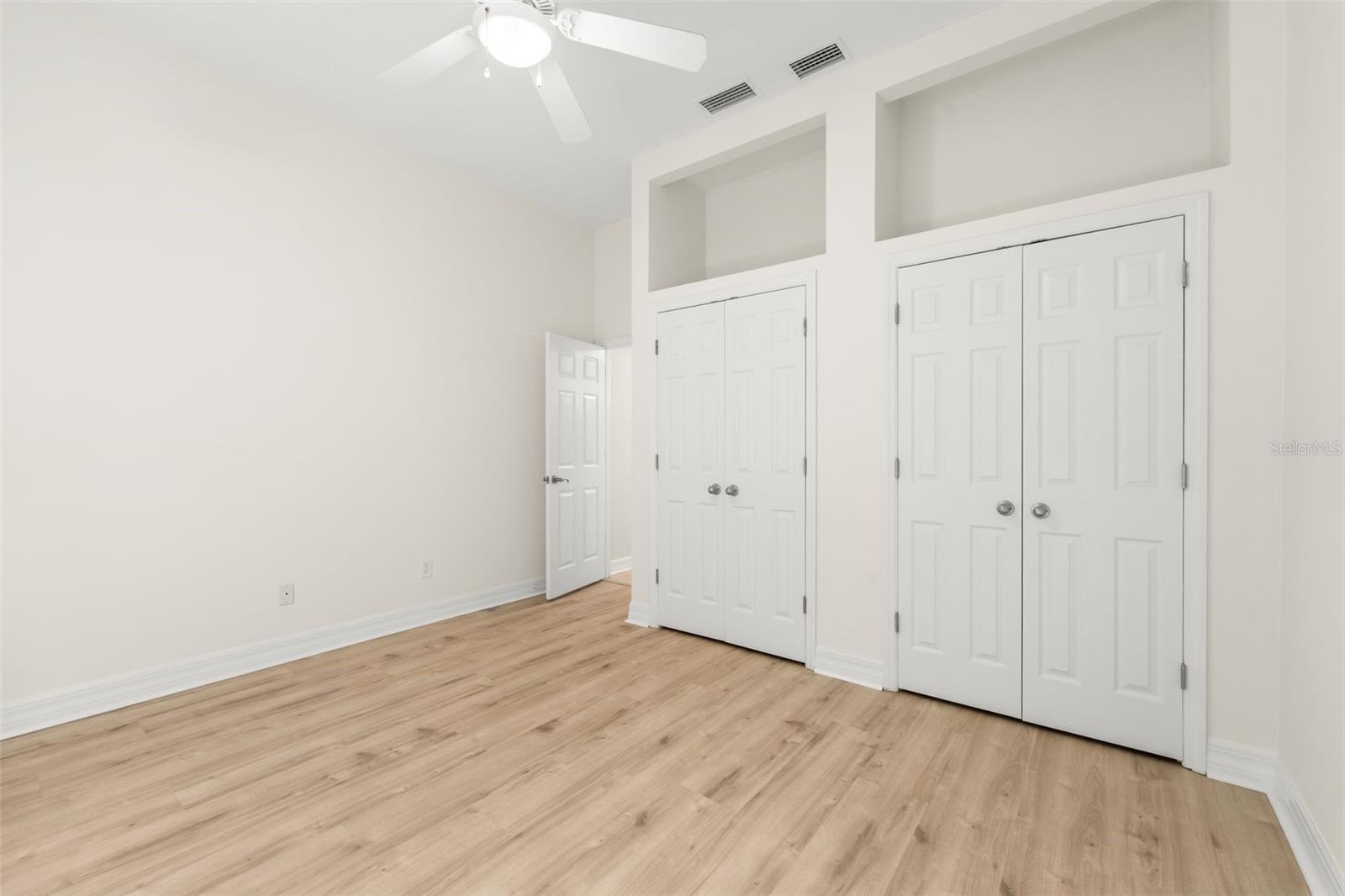 THOUSAND OAKS - Residential