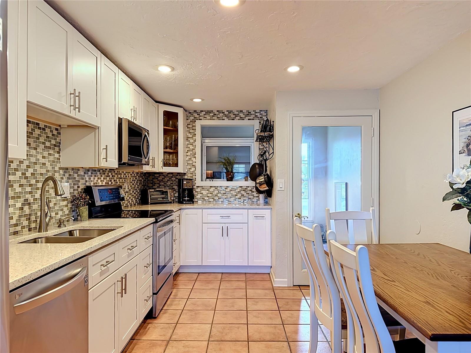 202 PEACOCK LANE A