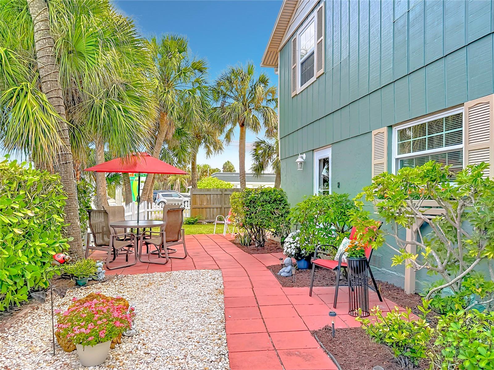 202 PEACOCK LANE A