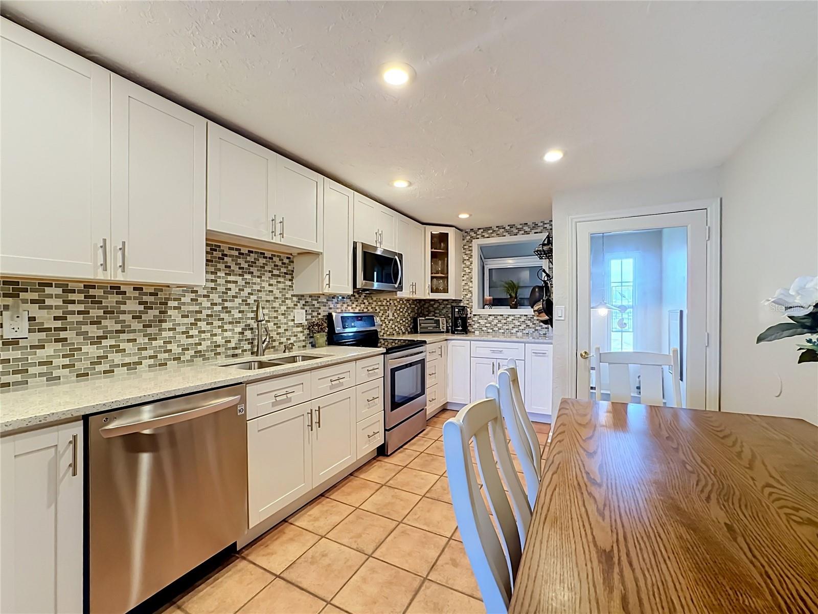 202 PEACOCK LANE A