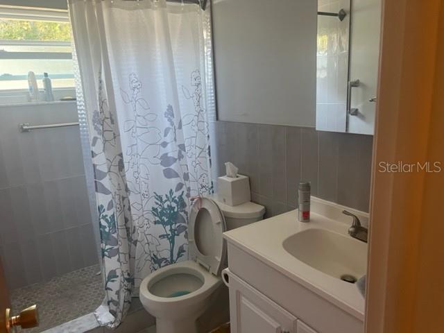 PARADISE SHORES - Residential Lease