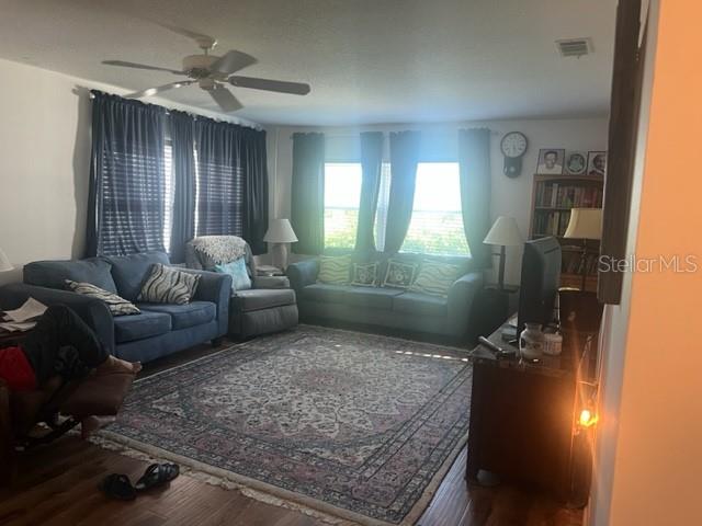 PARADISE SHORES - Residential Lease