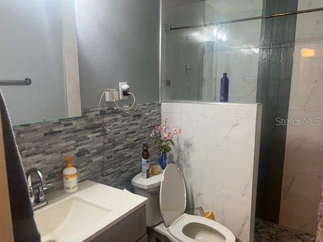 PARADISE SHORES - Residential Lease