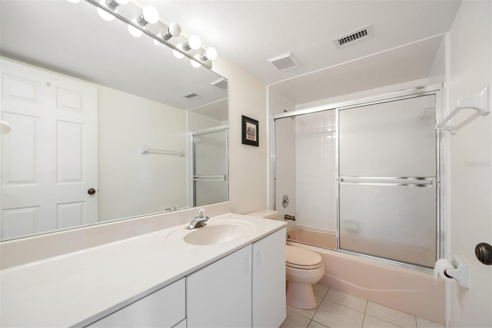 WINDJAMMER POINT PH 05 BLDG 01 - Residential