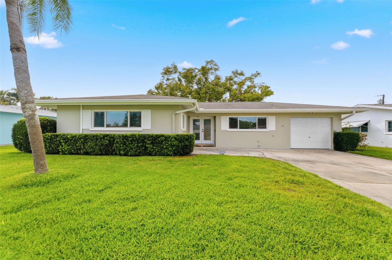 GROVE LAKE MANOR - Residential