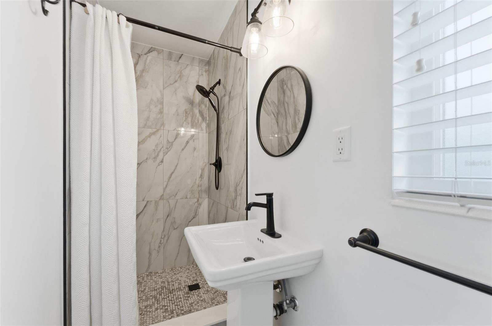 GROVE LAKE MANOR - Residential