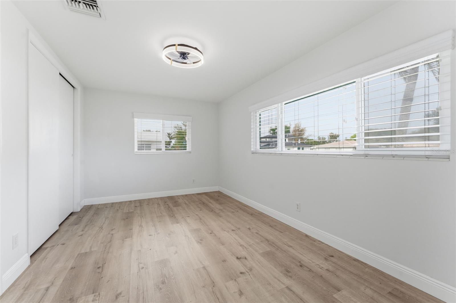 GROVE LAKE MANOR - Residential