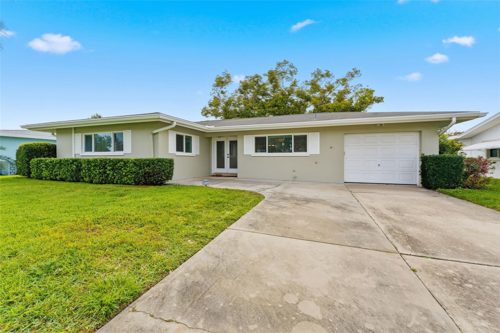 GROVE LAKE MANOR - Residential