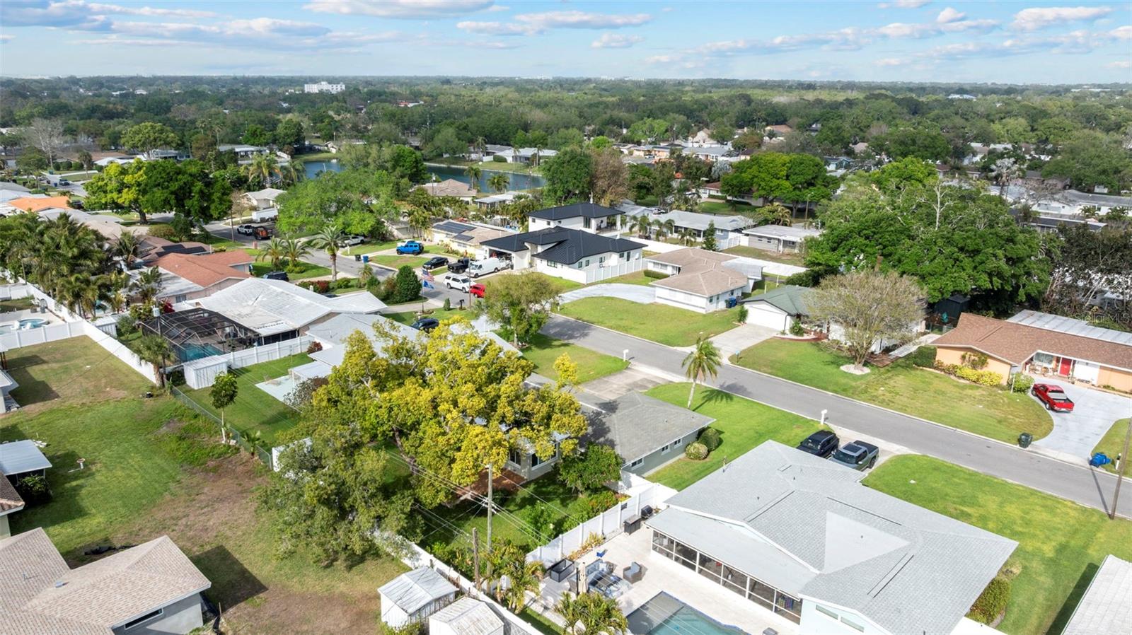 GROVE LAKE MANOR - Residential