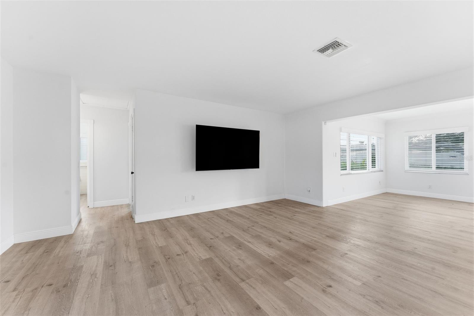 GROVE LAKE MANOR - Residential