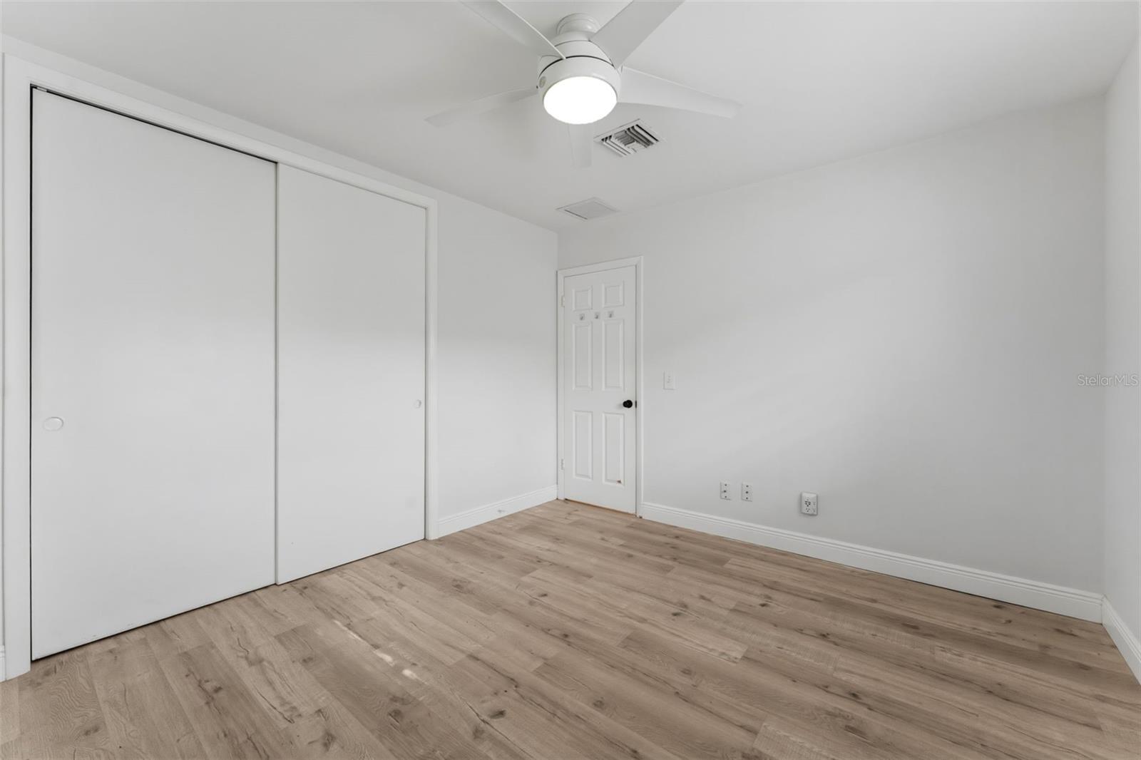 GROVE LAKE MANOR - Residential