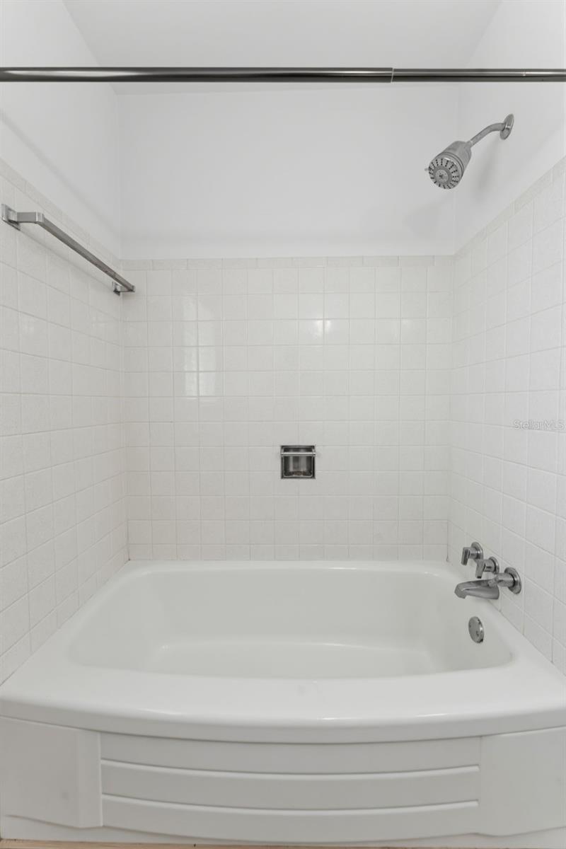 GROVE LAKE MANOR - Residential