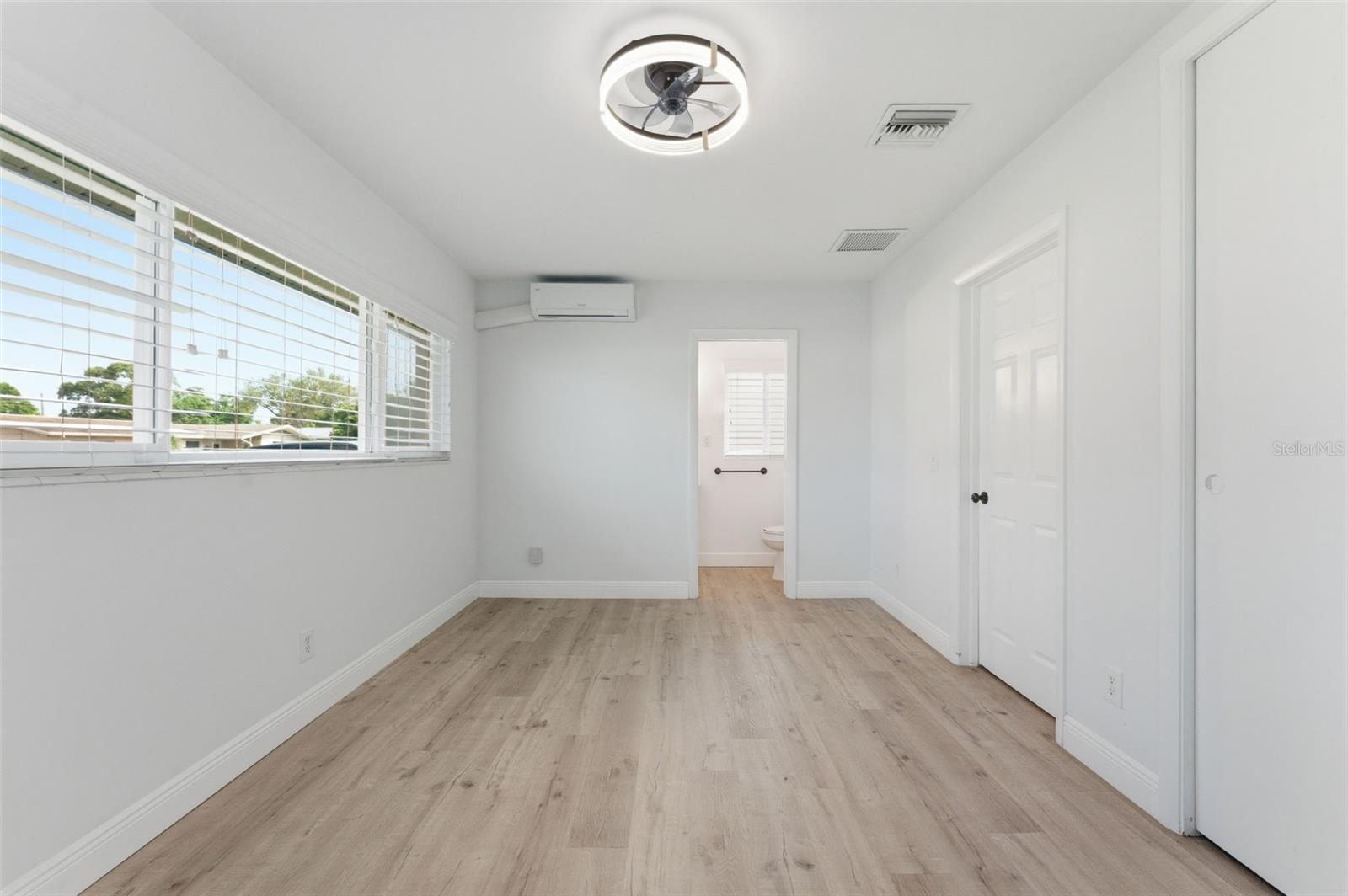 GROVE LAKE MANOR - Residential