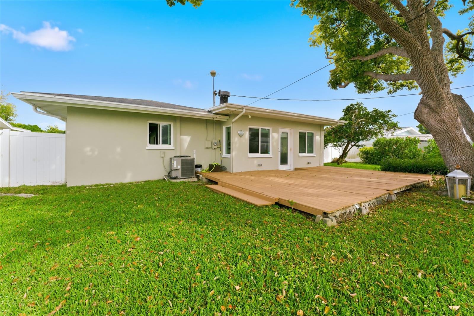 GROVE LAKE MANOR - Residential