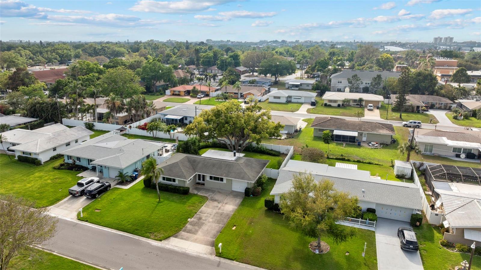 GROVE LAKE MANOR - Residential