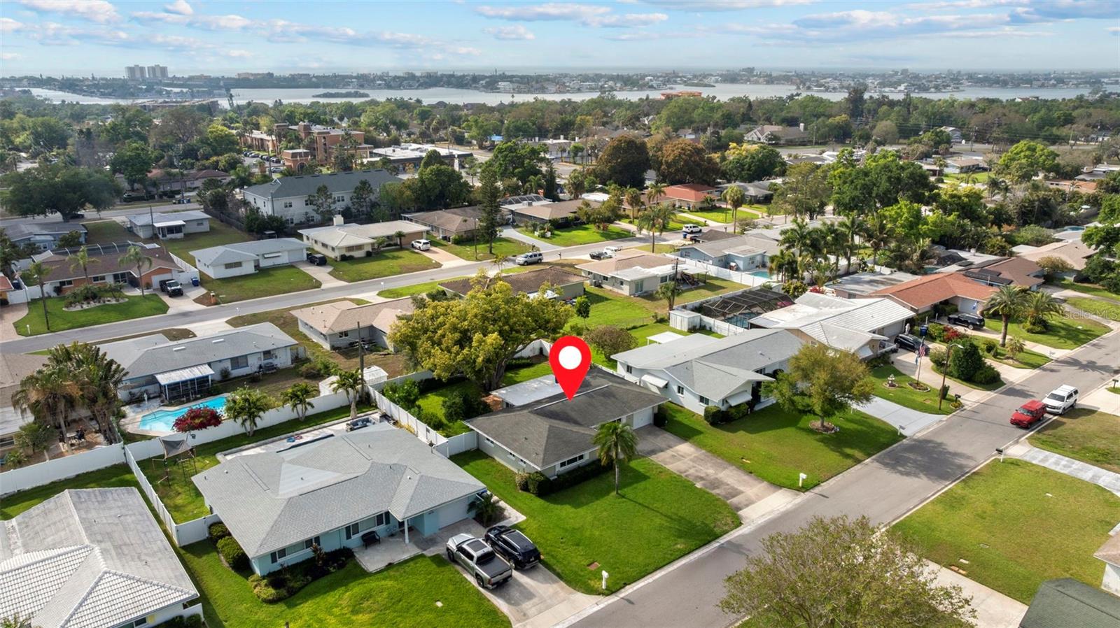 GROVE LAKE MANOR - Residential