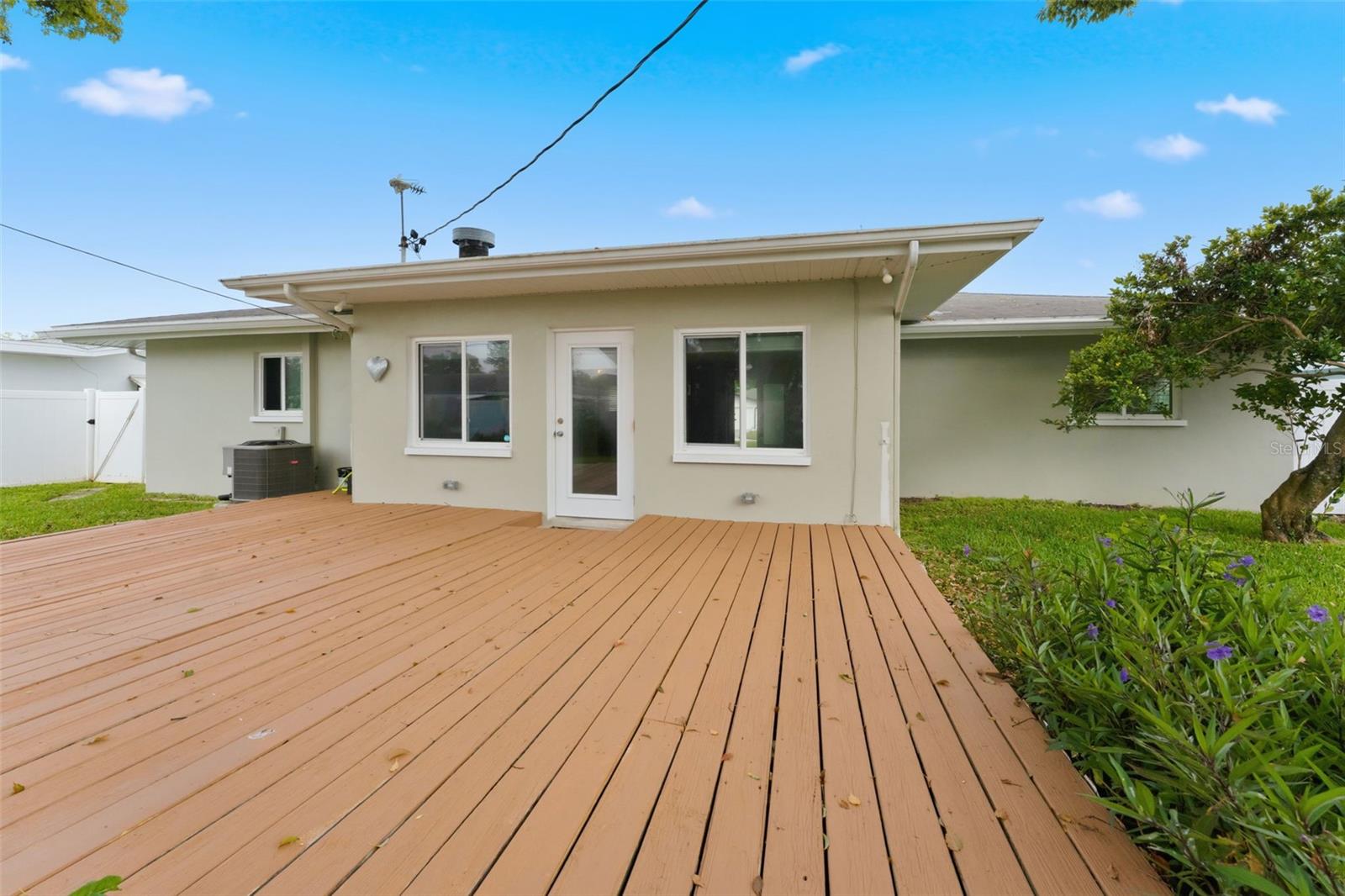 GROVE LAKE MANOR - Residential