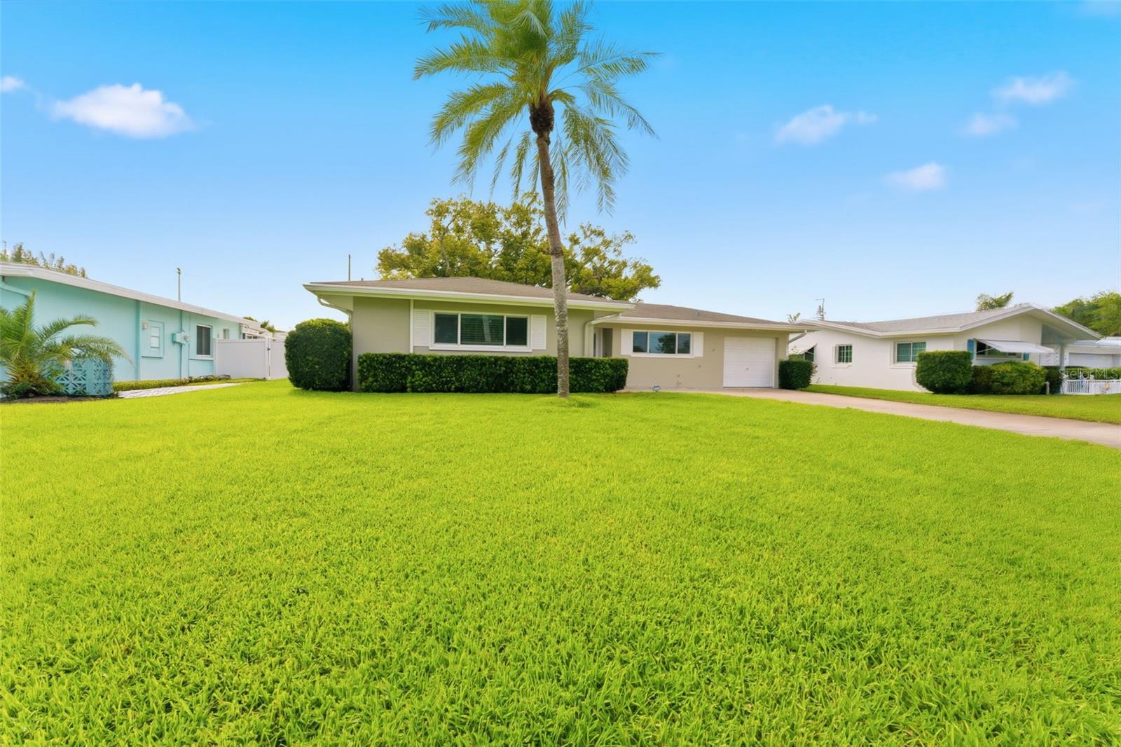 GROVE LAKE MANOR - Residential