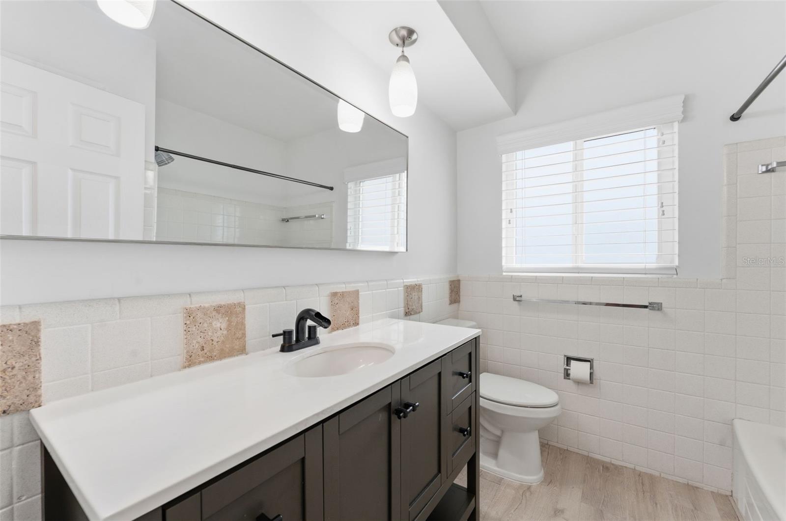 GROVE LAKE MANOR - Residential