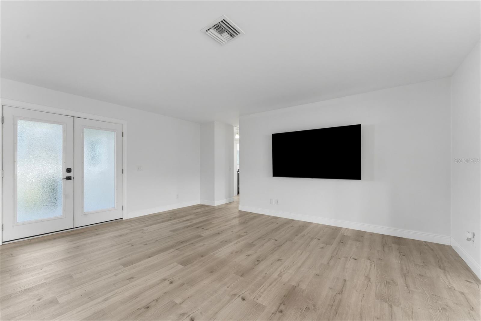 GROVE LAKE MANOR - Residential