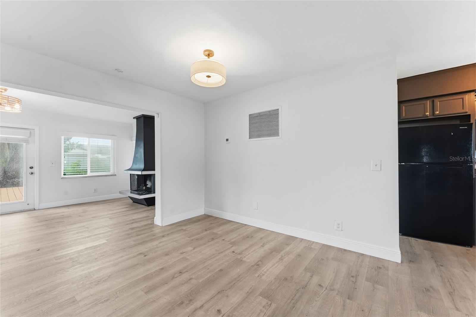 GROVE LAKE MANOR - Residential