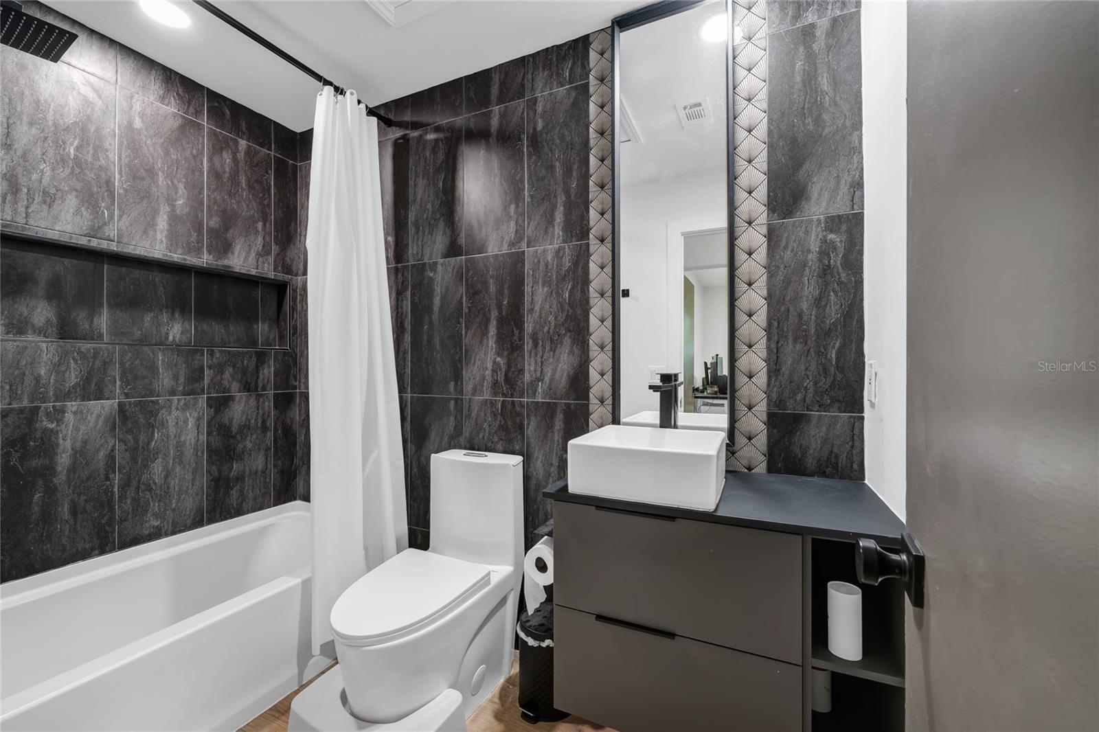 HIGHLAND GROVE 2ND ADD - Residential