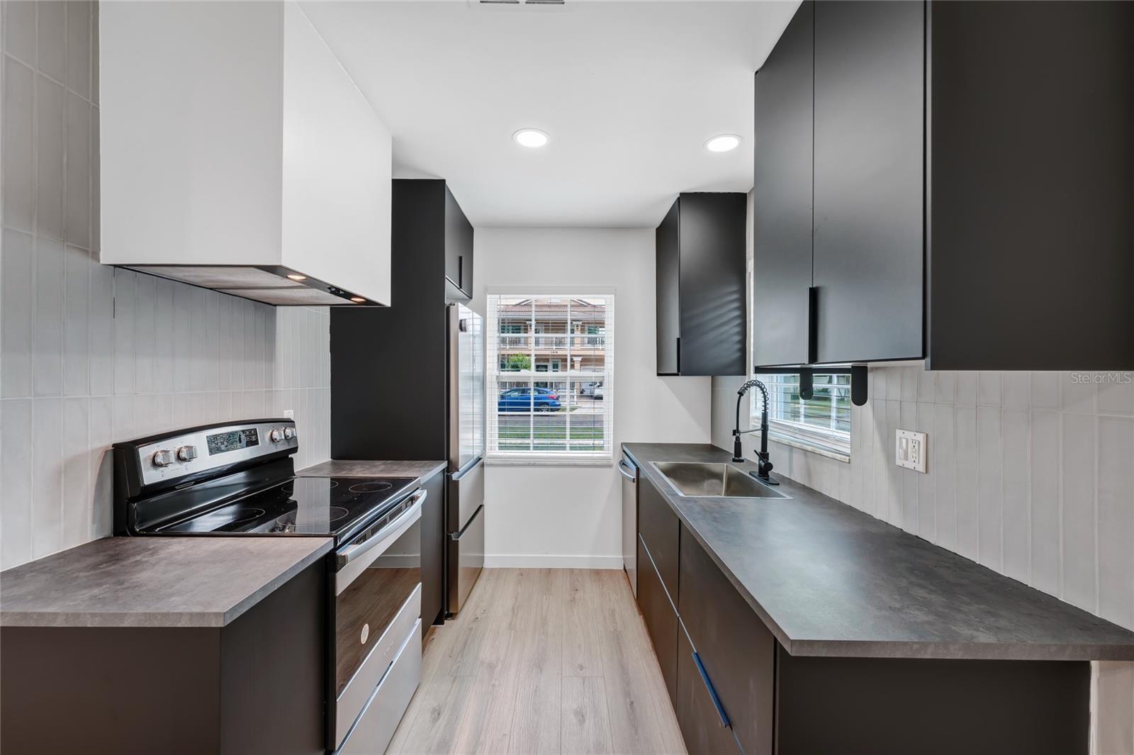 HIGHLAND GROVE 2ND ADD - Residential