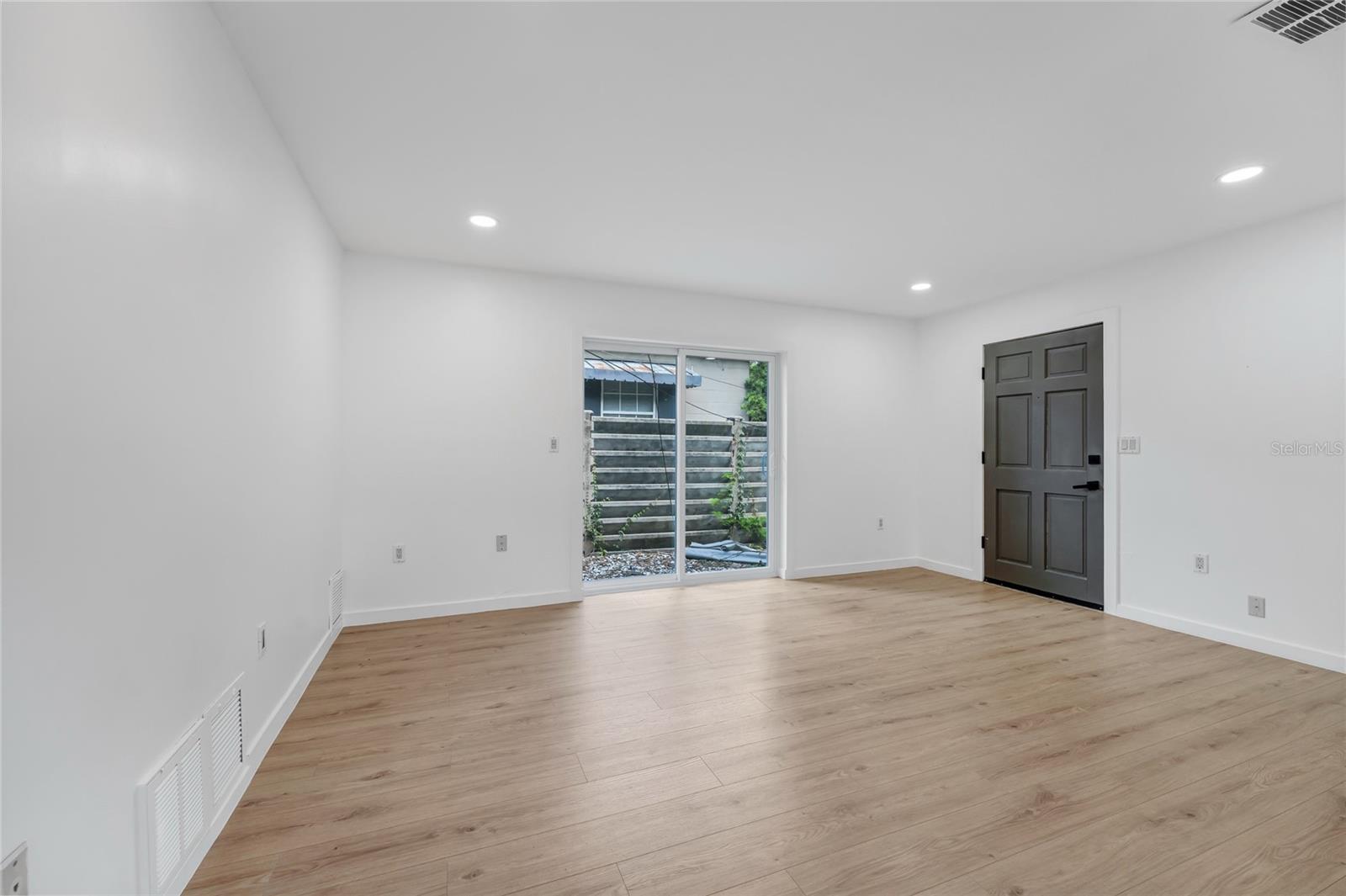 HIGHLAND GROVE 2ND ADD - Residential